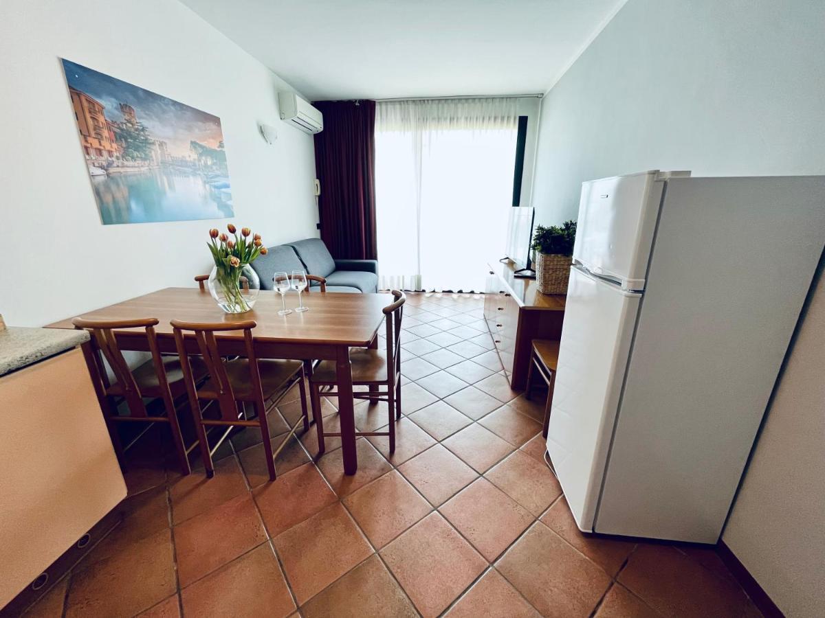 Residence Virgilio Sirmione Bagian luar foto