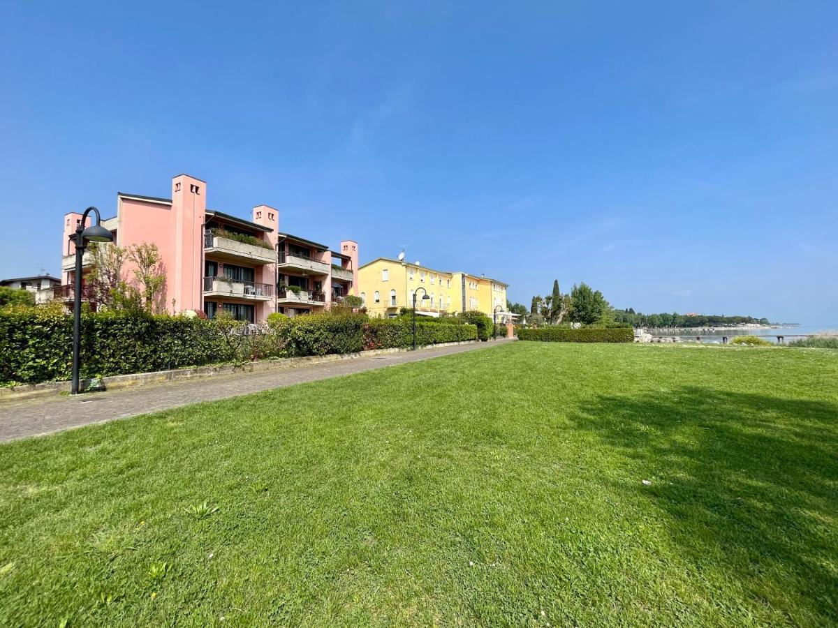 Residence Virgilio Sirmione Bagian luar foto
