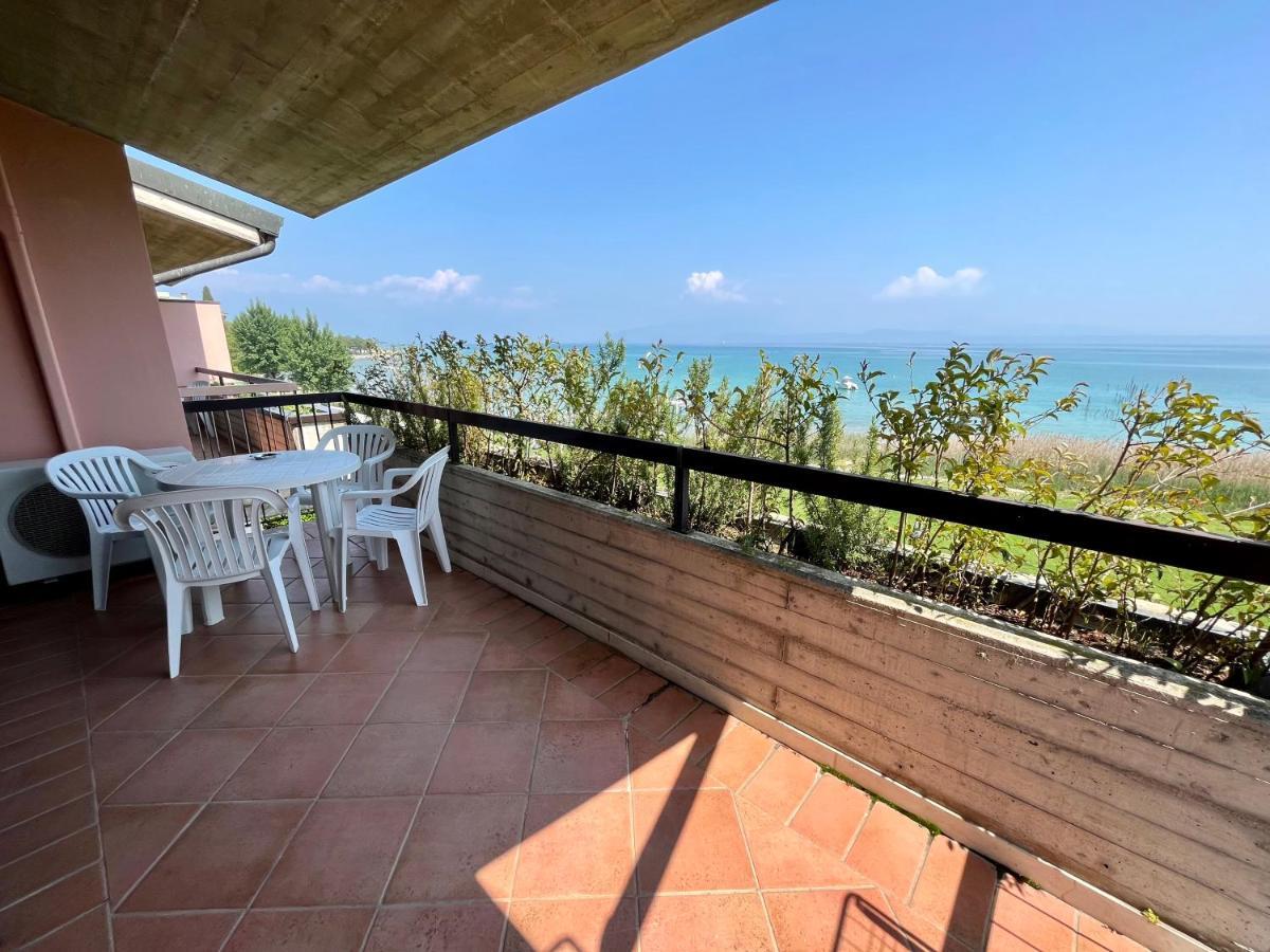 Residence Virgilio Sirmione Bagian luar foto