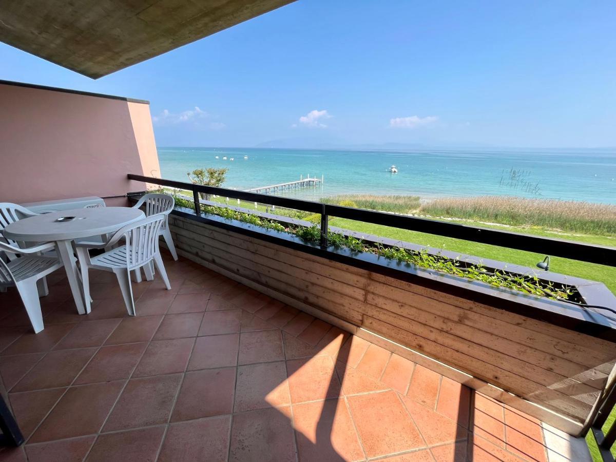 Residence Virgilio Sirmione Bagian luar foto