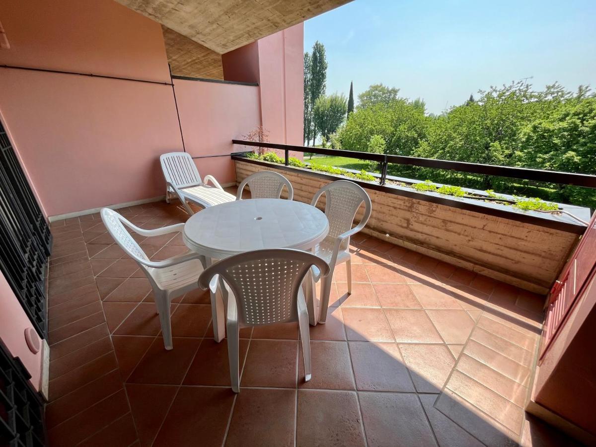 Residence Virgilio Sirmione Bagian luar foto