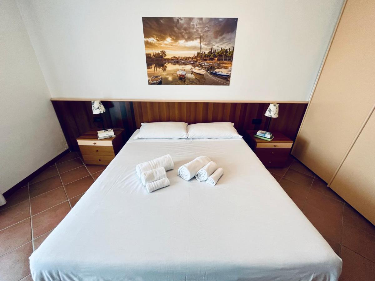 Residence Virgilio Sirmione Bagian luar foto