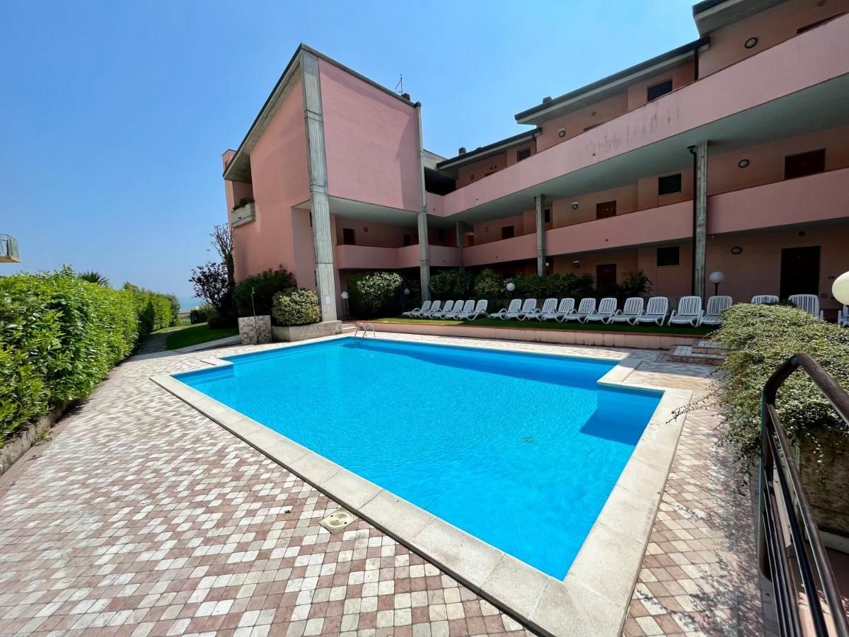 Residence Virgilio Sirmione Bagian luar foto