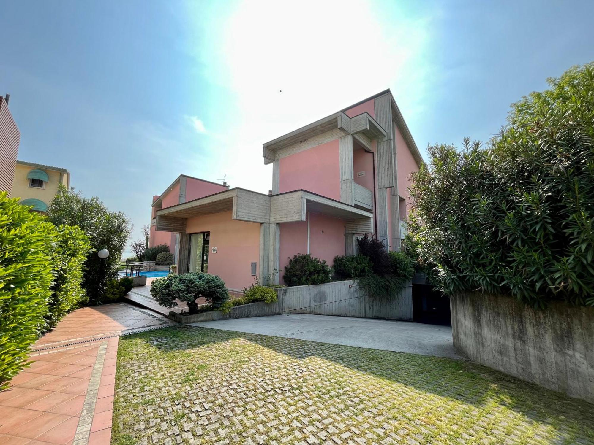 Residence Virgilio Sirmione Bagian luar foto