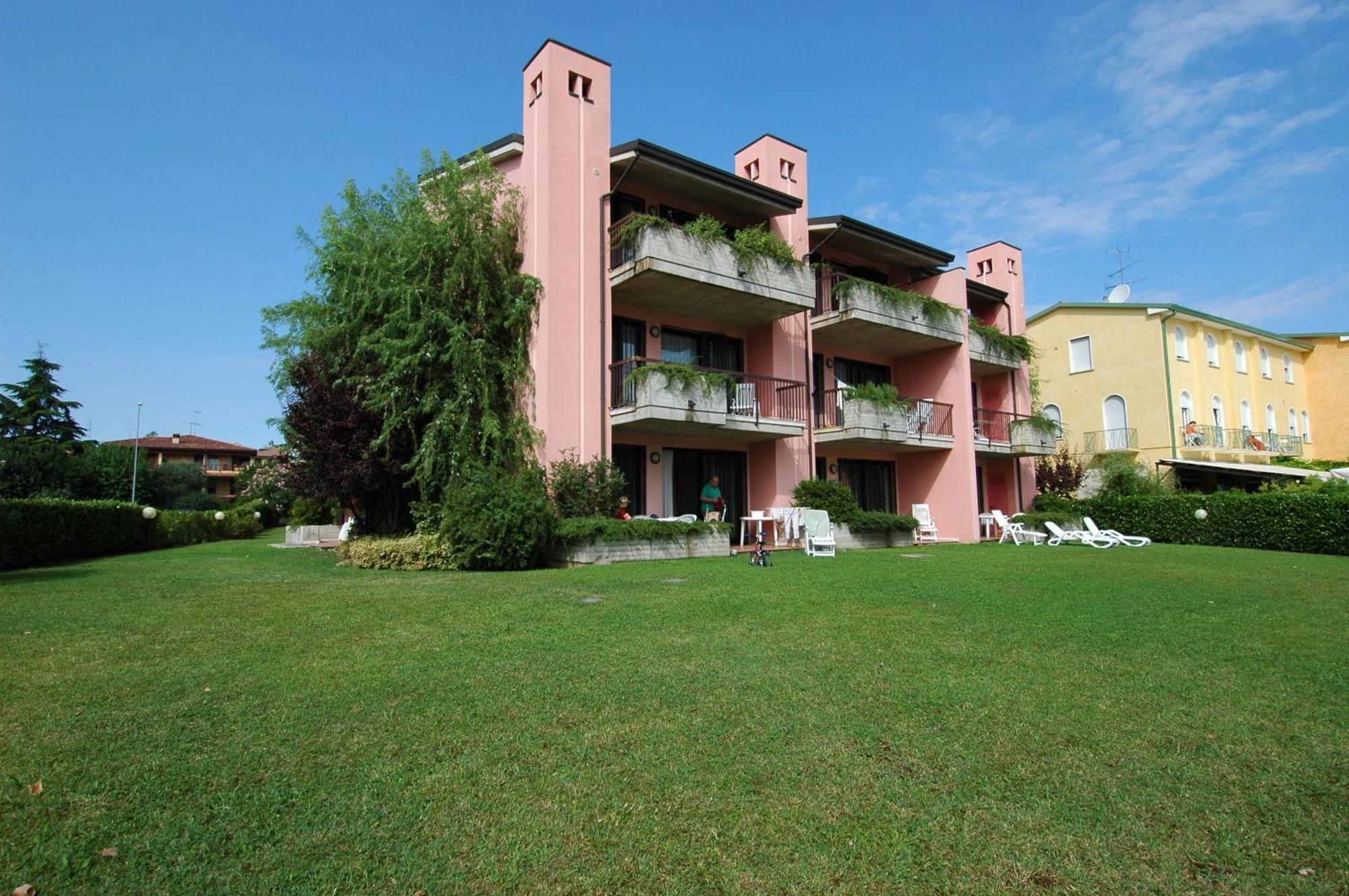 Residence Virgilio Sirmione Bagian luar foto